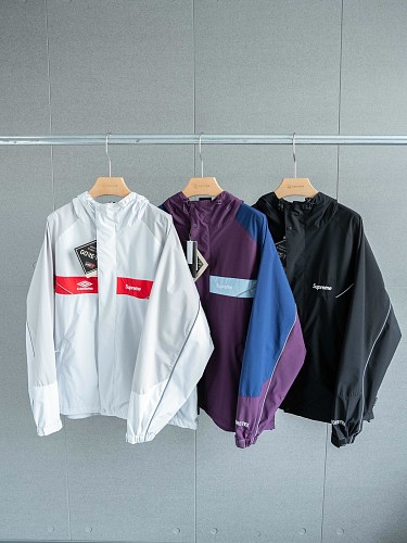 💰240 Supreme Umbro