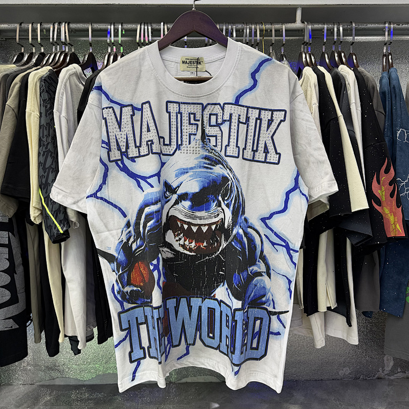 MA01865MAJESTIK The World Shark Graphic