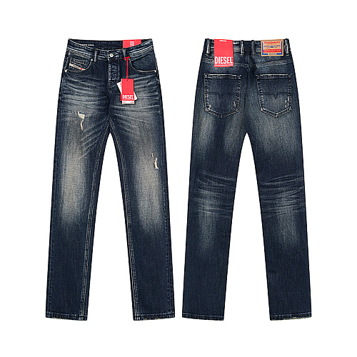 :30002//DSQUARED2 142