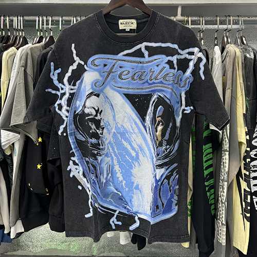MA009P65MAJESTIK Astronaut Graphic Crop Tee